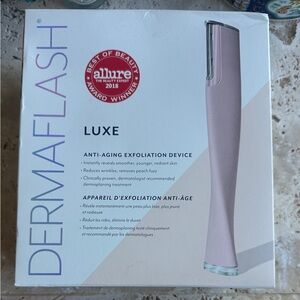 Dermaflash Luxe Anti-Aging Exfoliation Device - Pink